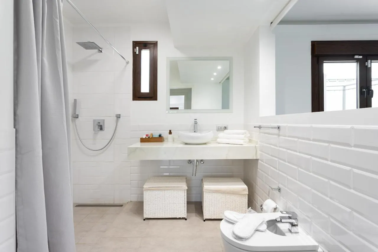 Home2Book Villa Alessandro, Design & Comfort Sauzal