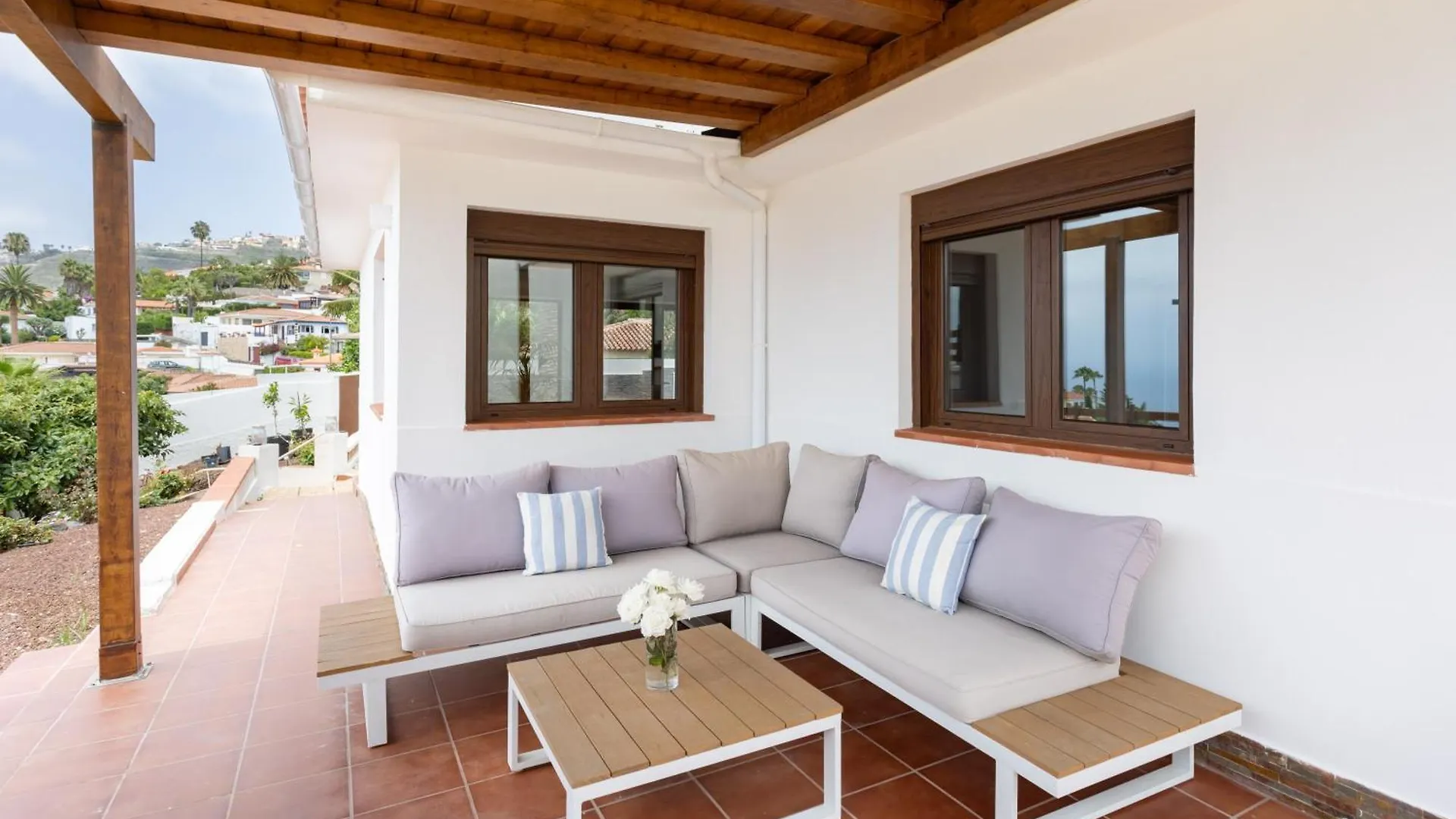 Home2Book Villa Alessandro, Design & Comfort Sauzal