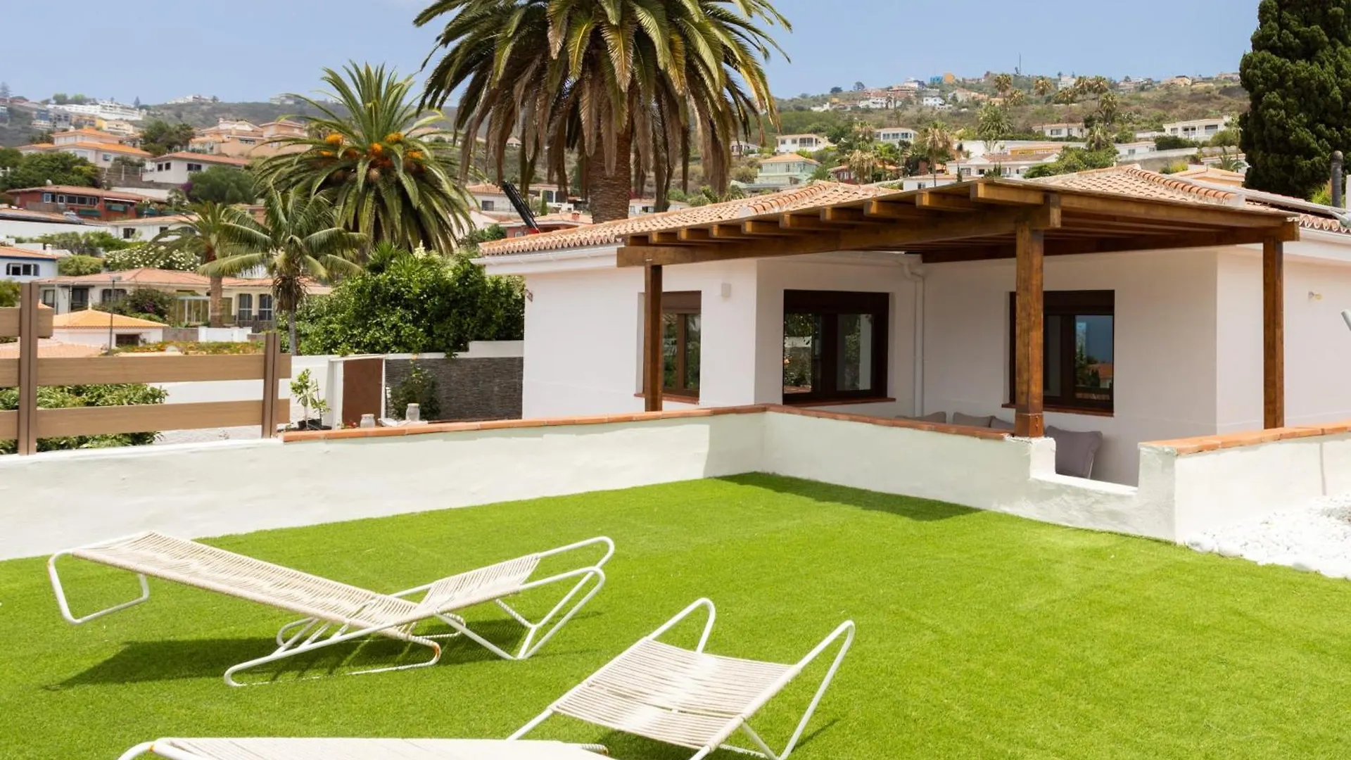 Home2Book Villa Alessandro, Design & Comfort location